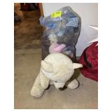 GROUP OF STUFFED ANIMALS