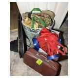 GROUP OF LUGGAGE AND TOTE BAGS