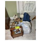 LARGE GROUP OF SEWING ITEMS SEWING BOX SEWING MACH