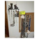 GROUP OF COSTUME, JEWELRY, NECKLACES, AND BRACELET