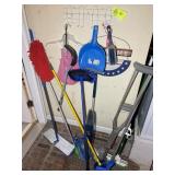 GROUP INCLUDING MOPS BISSELL VACCINE DRY VAC OTHER