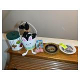 GROUP OF DECORATIVE PLATES, CHRISTMAS SCENE CANIST