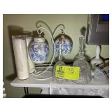 GROUP OF DECORATIVE ITEMS CHRISTMAS ORNAMENTS CAND