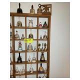 RIGHT SIDE OF WALL SHELF, GROUP OF DECORATIVE DEST