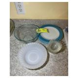 GROUP INCLUDING PYREX PLATES BOWL AND FIRE KING BO