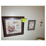 GROUP OF DECORATIVE WALL HANGINGS UP TO APPROXIMAT