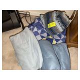 GROUP OF BLANKETS AND QUILT