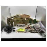 VINTAGE METAL AND PLASTIC ALAMO PLAYSET