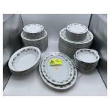GROUP OF NORITAKE CHINA VINEYARD PATTERN APPROXIMA