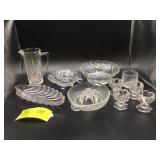 GROUP OF MISCELLANEOUS CLEAR GLASS SERVING PIECES,