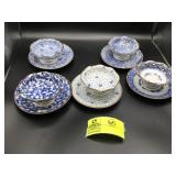 GROUP OF JAPANESE CERAMIC SIDE PLATES WITH MATCHIN