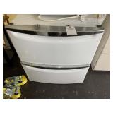 PAIR OF 15.5 IN WASHER DRYER PEDESTALS