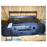 MAGNAVOX BOONDOCKS CASSETTE CD AM FM RADIO