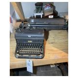 VINTAGE ROYAL TYPEWRITER, NOT WORKING