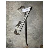 RIDGID 818 ALUMINUM PIPE WRENCH WITH PRYBAR