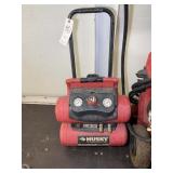 HUSKY 4 GALLON ROLLING AIR COMPRESSOR