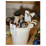 BUCKET WAS MISCELLANEOUS GARDENING ITEMS SPRAY WAN