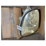 PAIR OF HYUNDAI HEADLIGHT ASSEMBLYS