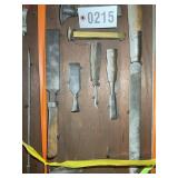GROUP OF VINTAGE TOOLS, CHISELS, FILE, PUNCHES, ET