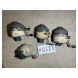 GROUP OF ZEBCO FISHING REELS, 202 AND 404 MODELS