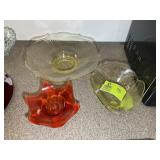 GROUP OF YELLOW AND ORANGE GLASS DECORATIVE BOWLS