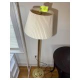 BRASS COLORED FLOOR LAMP APPROXIMATELY 58 IN TALL