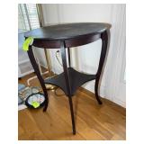 VINTAGE WOODEN ROUND TOP TABLE 22-IN DIAMETER 30-I