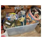 GROUP OF DECORATIVE TINS