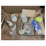 GROUP OF SNOW GLOBES