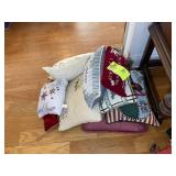 GROUP OF MISCELLANEOUS THROW PILLOWS DECORATIVE PI