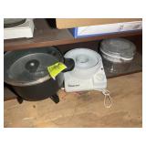 ASSORTED KITCHEN ITEMS, PRESTO MULTI COOKER AND MA