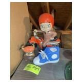 GROUP OF VINTAGE CERAMIC ITEMS, SHOE BANK, BOY ON