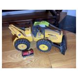 METAL AND PLASTIC JOHN DEERE LOG SKIDDER