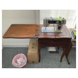 UNIVERSAL SEWING MACHINE WITH STAND 21 AND A HALF