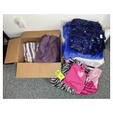BOX WITH MISCELLANEOUS BLANKET, SHEETS, LINENS