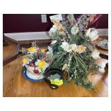 GROUP OF FLOWER POTS AND FLORAL ARRANGEMENT