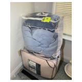 PAIR OF COMFORTER SETS