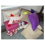 GROUP OF MISCELLANEOUS PILLOWS AND BLANKETS