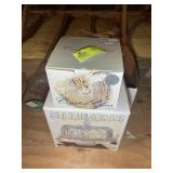 GROUP OF CLEAR GLASS SERVING PIECES, BOWLS, VASES