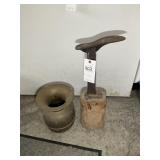 GROUP INCLUDING VINTAGE SPITTOON [SMALL CRACK IN S