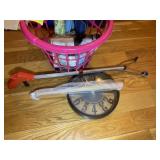 GROUP OF MISCELLANEOUS ITEMS UMBRELLAS GRABBER CLO