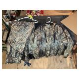 GAME HIDE PULLOVER SIZE 7 AND BIBS SIZE 7