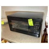 HAMILTON BEACH 1000 W COUNTERTOP MICROWAVE