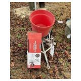 EV-N-SPREAD SPREADER AND PUMP SPRAYER