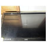 VIZIO 31 IN FLAT SCREEN TV