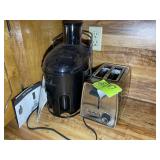 FUSION JUICER AND HAMILTON BEACH TOASTER