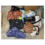 GROUP OF TOTE BAGS AND PURSES