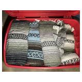 TOTE WITH THROW BLANKETS, CUAMATZE