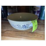 LARGE PYREX MIXING BOWL
