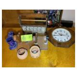 GROUP OF DECORATIVE ITEMS, WOODEN NAPKIN HOLDERS,